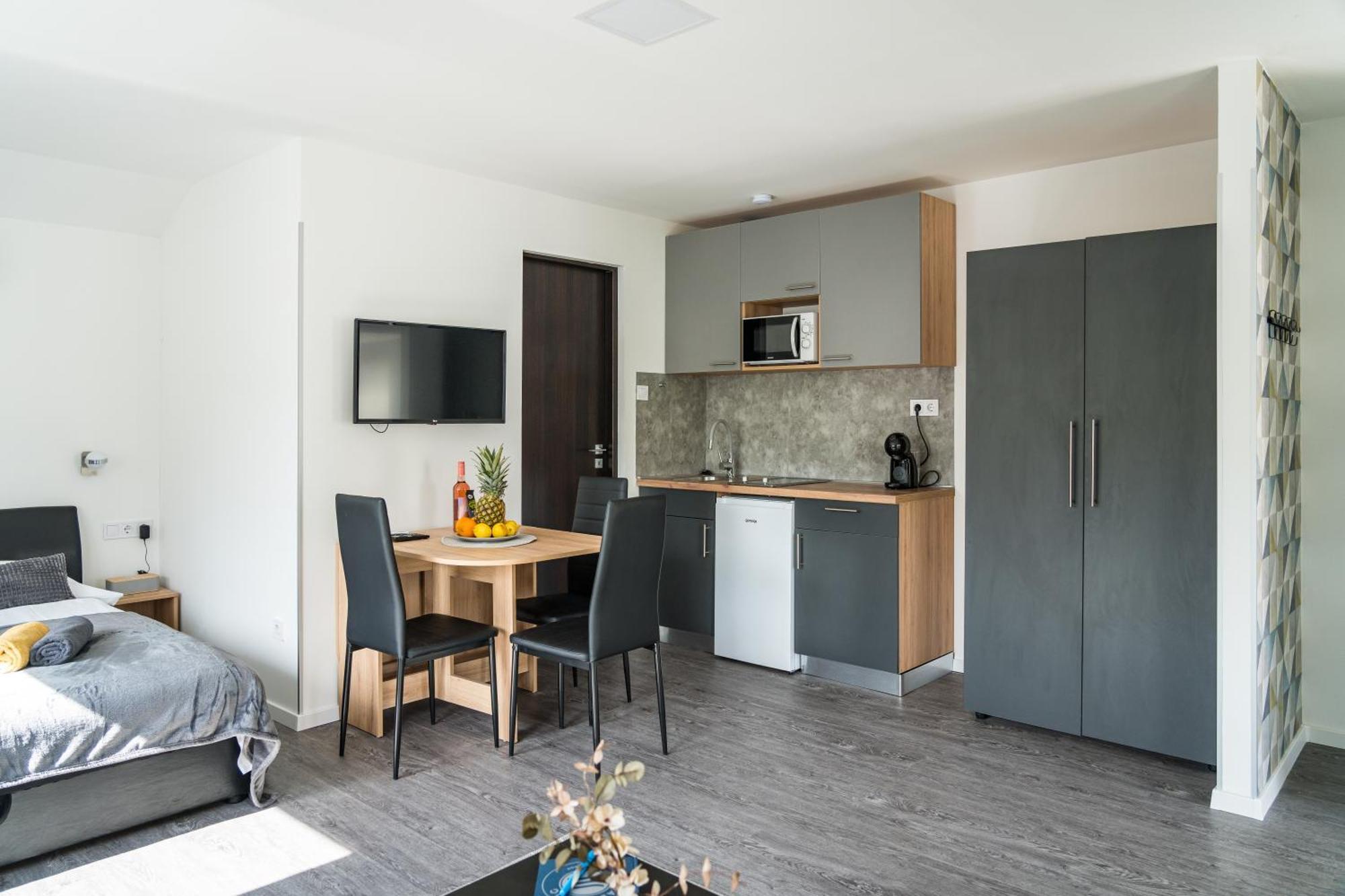 Balatonic Lemon Apartmanhaz Siófok Exterior foto